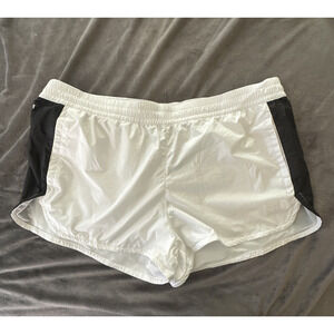 THE NORTH FACE Shorts Womens XL White Black Hydrenaline Athletic Running Outdoor